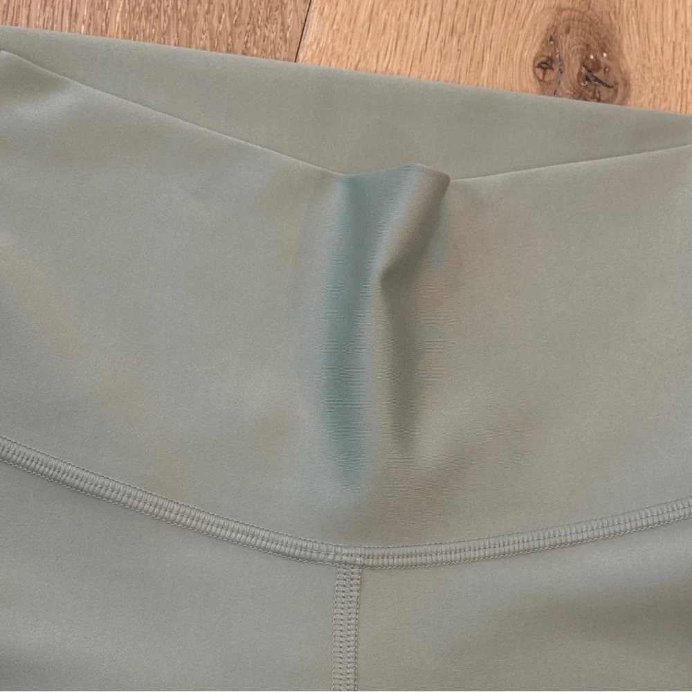 Alo Yoga Airlift High-Waist 7/8 Legging - Cosmic Light Green size small - Picture 3 of 9